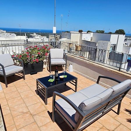 Casa Josephina - Three Level Stone Home With Balcony, 2 Roof Terraces & Sea Views Ostuni Chambre photo